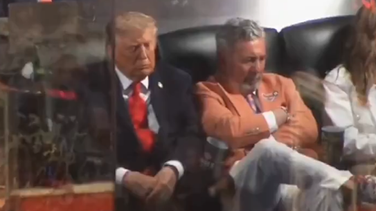 US President Donald Trump with Knicks owner James Dolan.