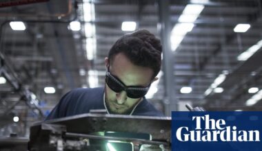UK economy shrank by 0.1% in April as Iran war held back growth | Economic growth (GDP)