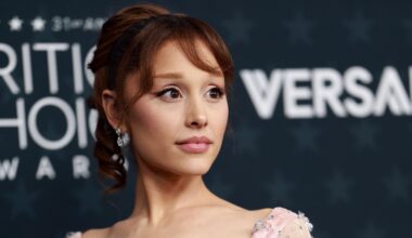 Ariana Grande Blocked From A New No. 1 By A Musical Legend