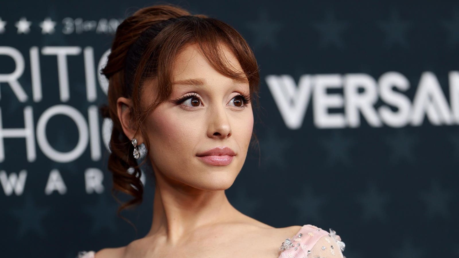 Ariana Grande Blocked From A New No. 1 By A Musical Legend