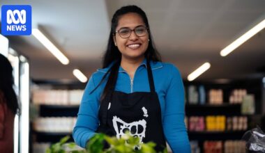 University of Tasmania students open social enterprise cafe to help those going hungry