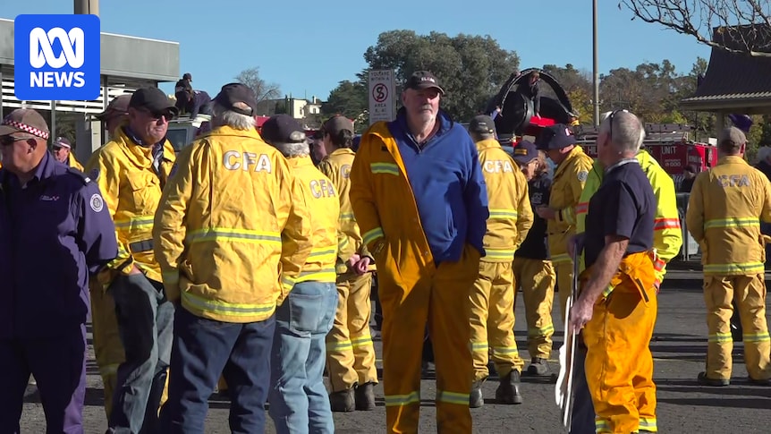 Hundreds of regional firefighters rally against controversial levy in Bendigo