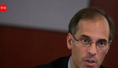 Moody's Analytics chief economist Mark Zandi, who warned of US recession, 'agrees' with government's restrictions on Anthropic Fable AI models; say: Optimism over AI is warranted, but ...