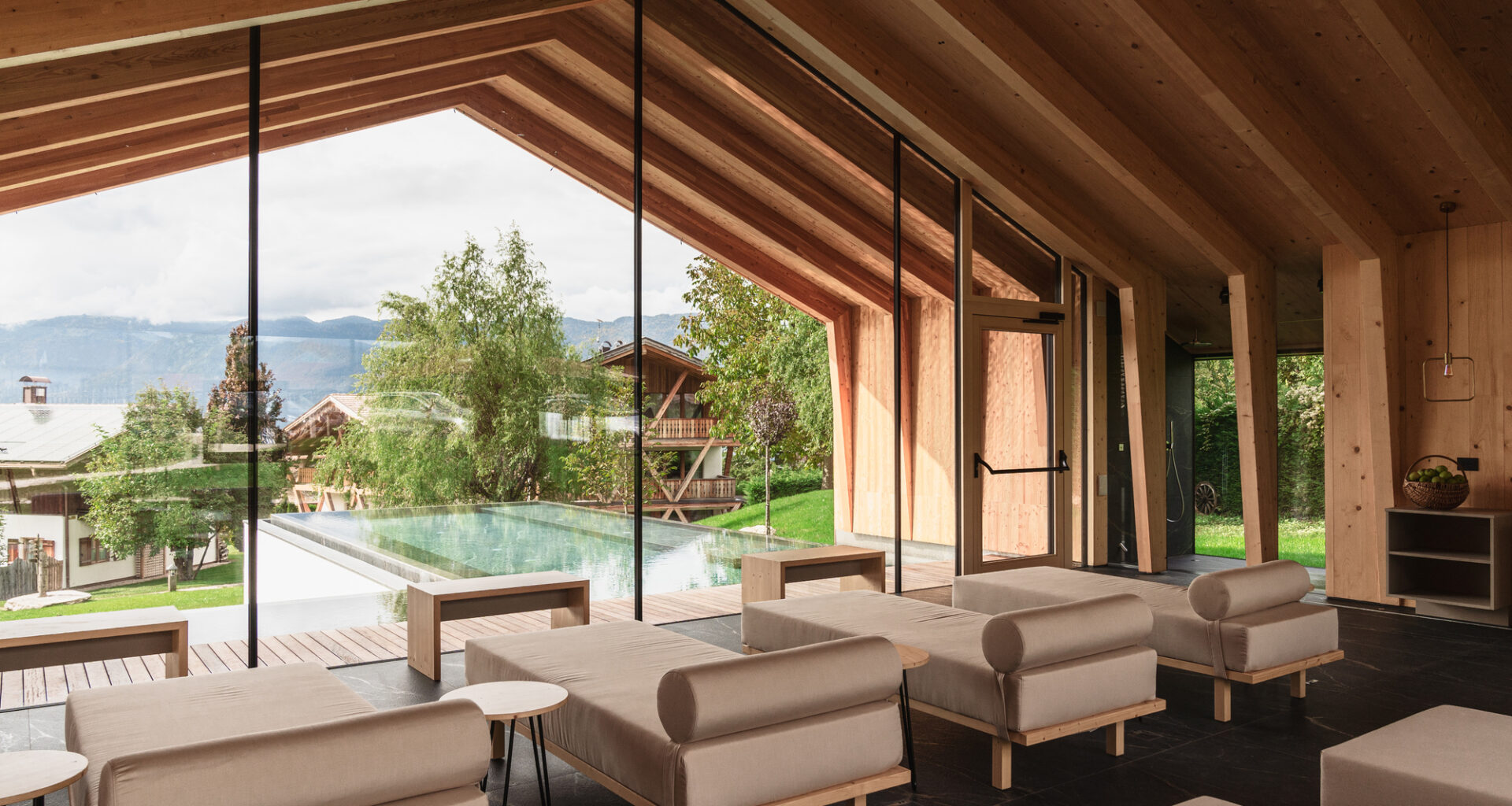 Pineta Nature Resort / MICHELE SICHER ARCHITETTO