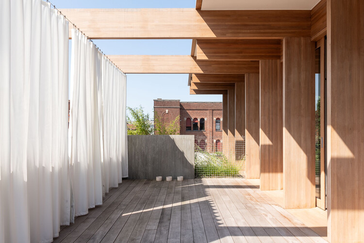 Designing for Chickens: Rethinking How Humans and Animals Share Space - Image 37 of 50