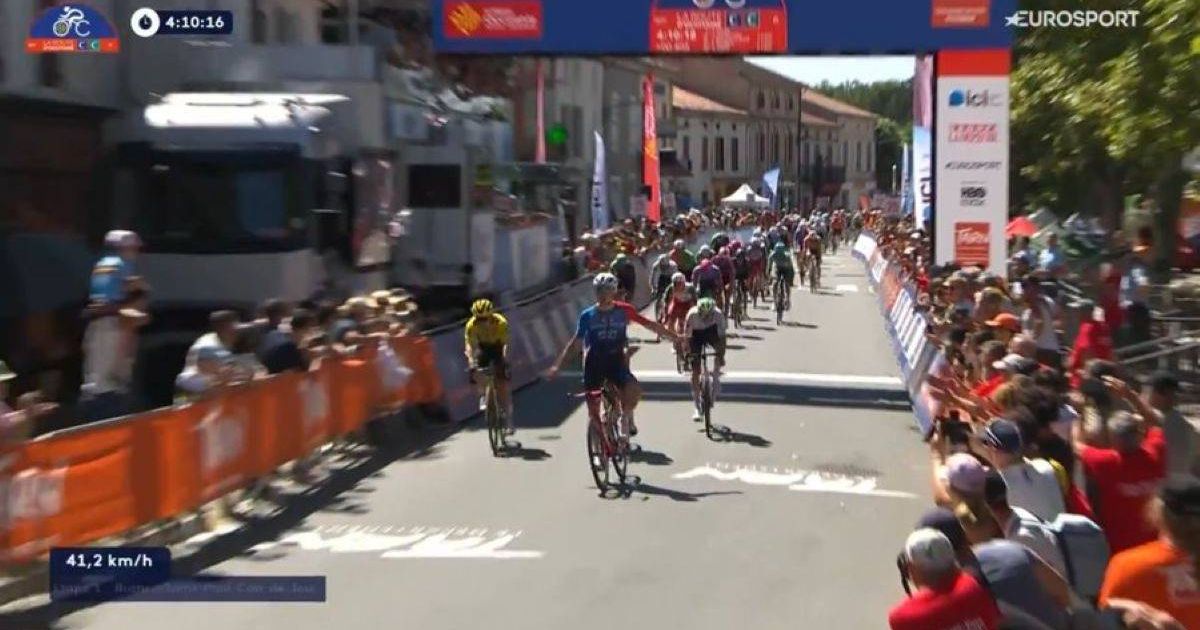 Axel Zingle (Visma | Lease a Bike) falls short at Occitanie