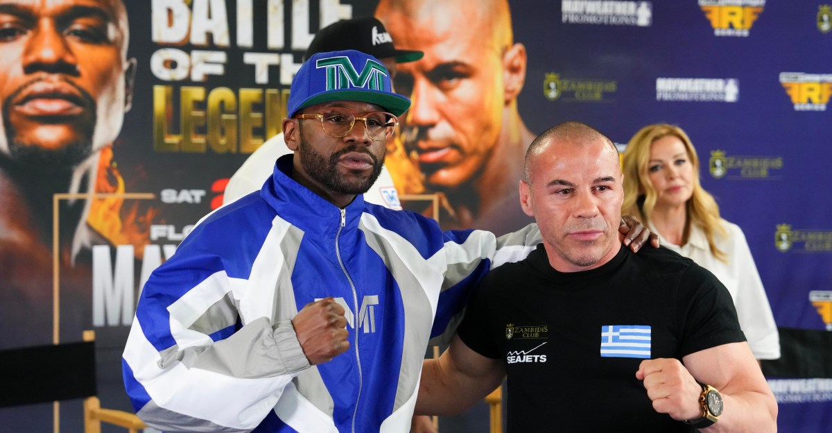 DAZN pulls Mayweather fight after injunction from Tyson promoters