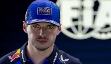 New Max Verstappen contract clause emerges as Sainz breaks rank