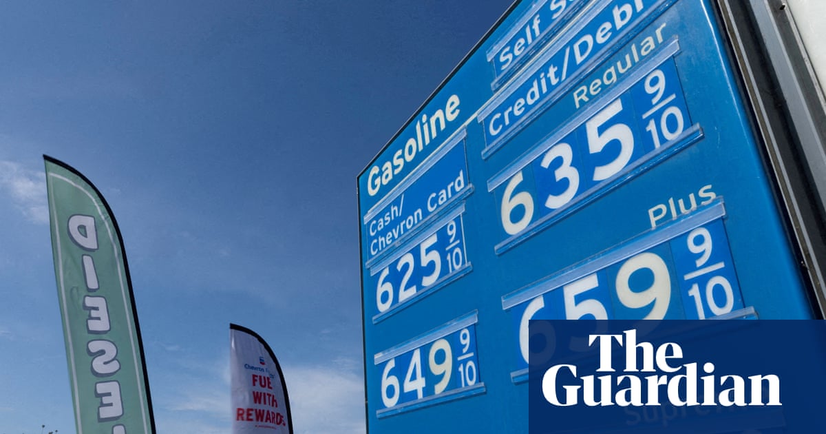 California drivers sue gas stations for allegedly using AI to inflate prices | California