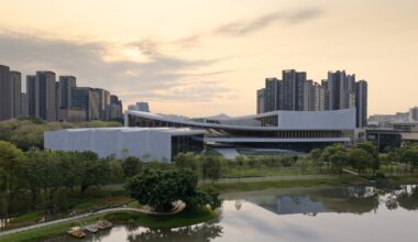 Songshan Lake Exhibition and Performance Centre / ZHA