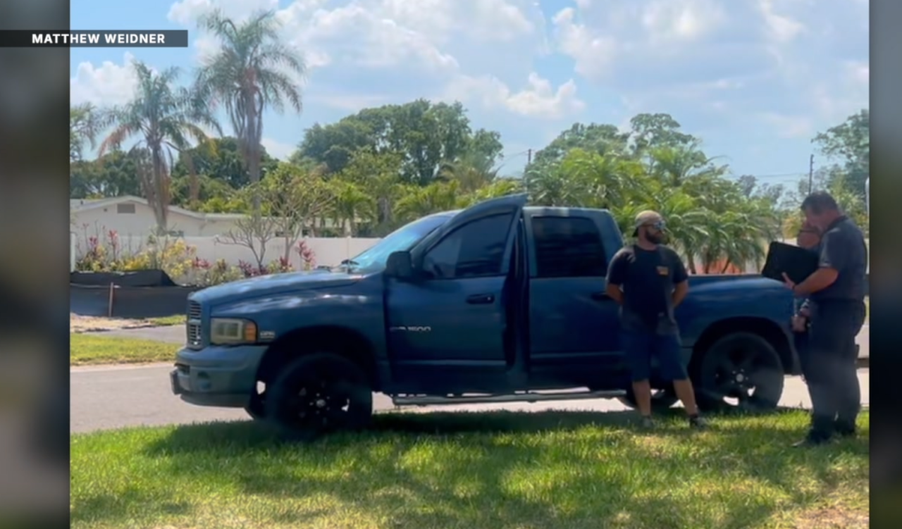 Video of St. Petersburg Police officers talking to David Colvin when he returned to home
