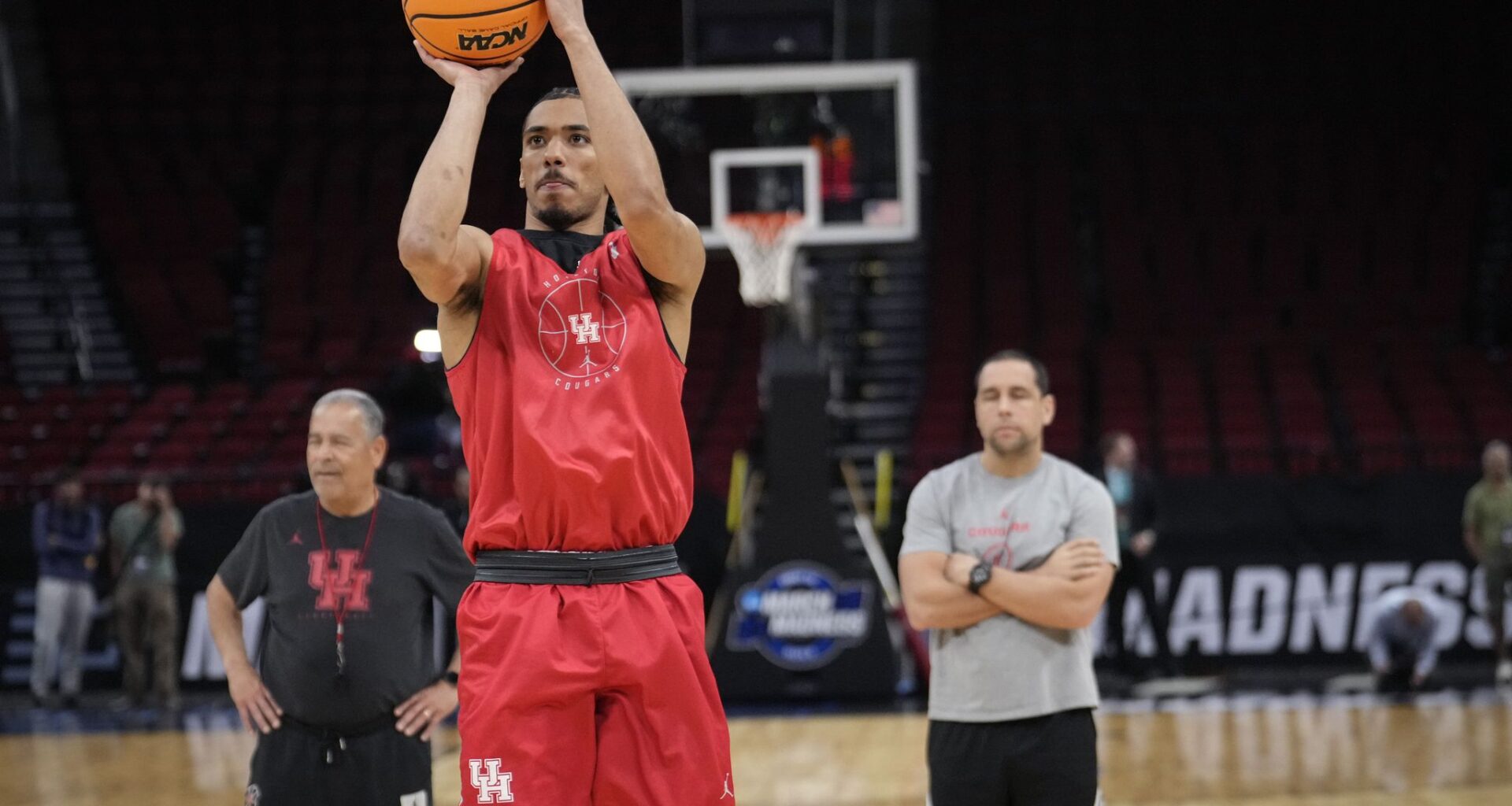UH basketball: Point guard Milos Uzan signs with Boston Celtics