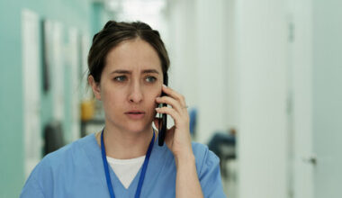 Australian hospital workers' mobile phones carry deadly superbugs — study reveals