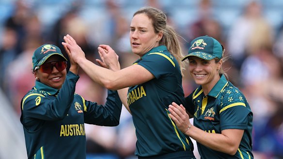 Ellyse Perry (centre) has claims to be Australia’s greatest World Cup player.