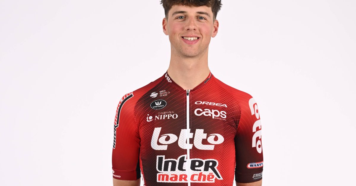 4 cyclists hit by the jury car at the Dutch Championships