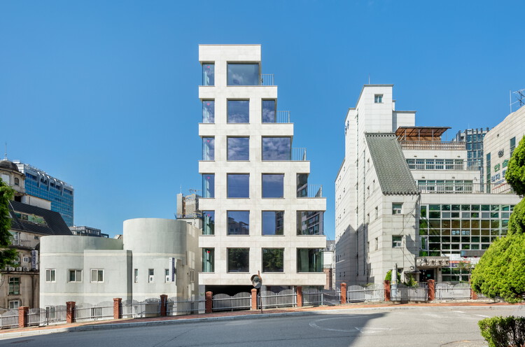 YP Building / Simplex Architecture - Exterior Photography, Facade, Concrete