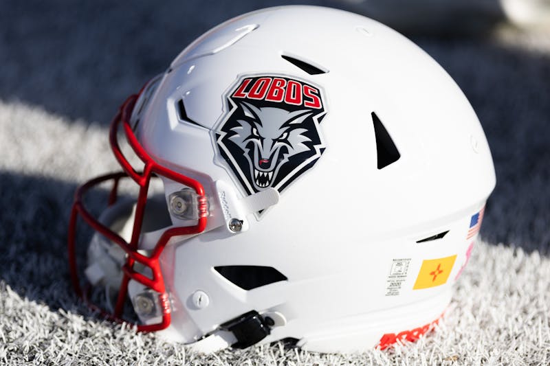 Football: Lobos continue adding to the pack