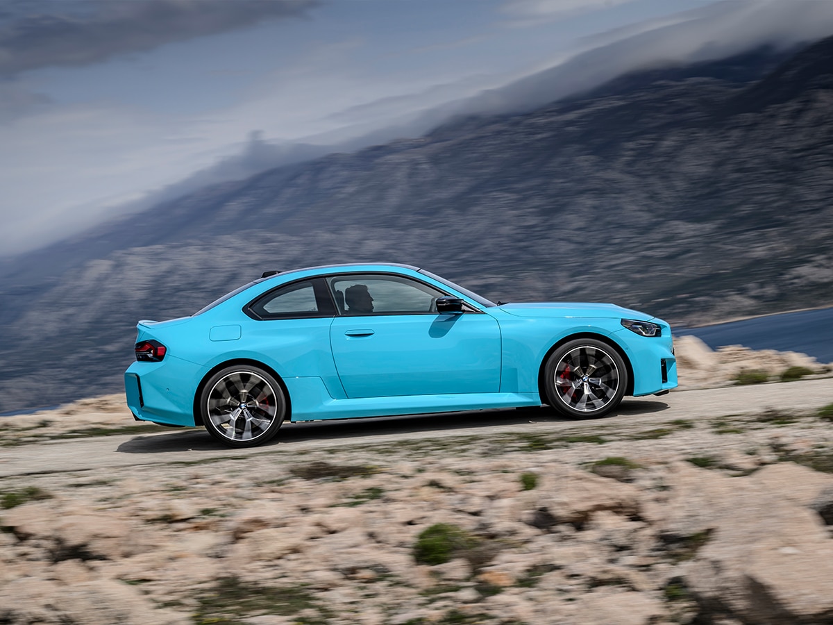 2026 bmw m2 xdrive side on