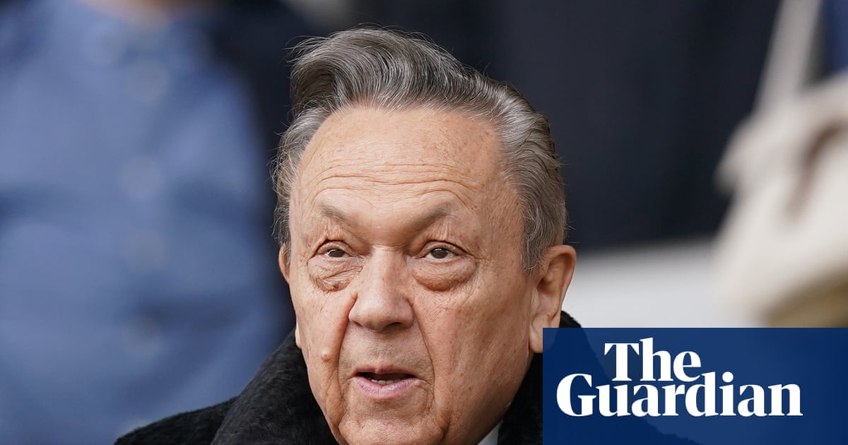 Football regulator could force David Sullivan to sell West Ham stake | David Sullivan