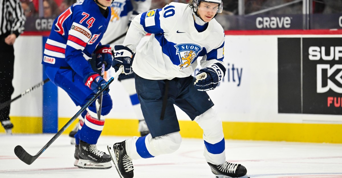 Penguins trade Emil Pieniniemi to Panthers for Oliver Okuliar