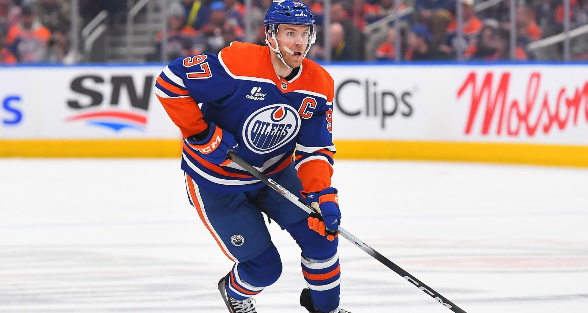 Connor McDavid Ties Wayne Gretzky's Record with 5th Ted Lindsay Award as Most Outstanding NHL Player