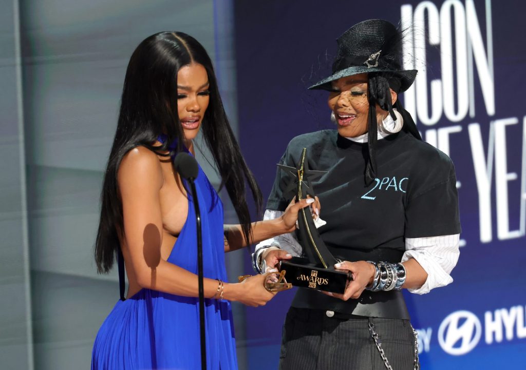 Janet Jackson Gives Teyana Taylor Icon Award at 2026 BET Awards