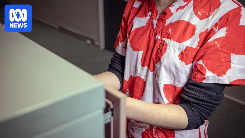 Royal Hobart Hospital ban on colourful, 'fun' scrubs for nurses set to be overturned