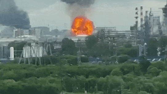 AGE/SMH GIF Moscow oil refinery