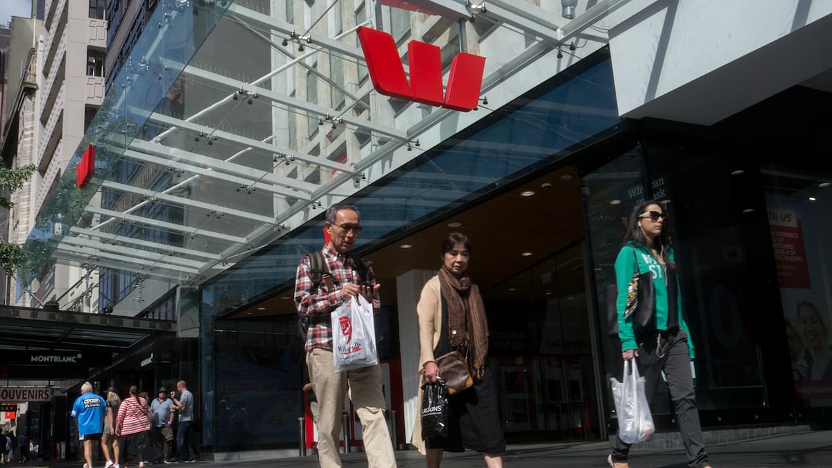 Consumer confidence sinks to lowest level since 2023 amid global tensions