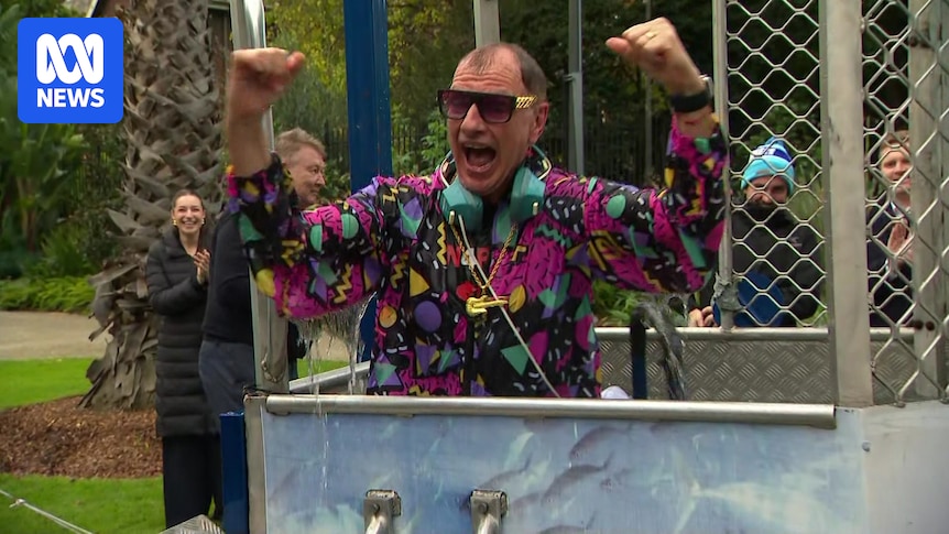 Victorian MPs take plunge for Neale Daniher's FightMND Big Freeze fundraiser