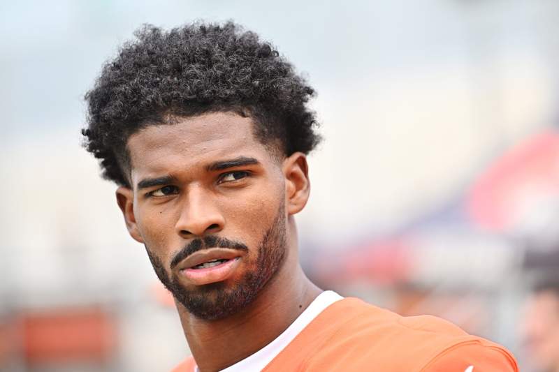 ’Shedeur Sanders Doesn’t Deserve A Fair Shot’ — Former NFL LB Delivers Blunt Verdict On Browns QB’s Future