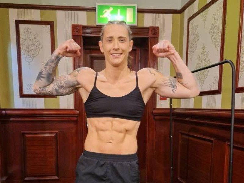 Jade Burden wins Commonwealth Silver Super Featherweight title