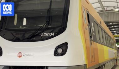 Long-awaited Perth-to-Bunbury train service reopens