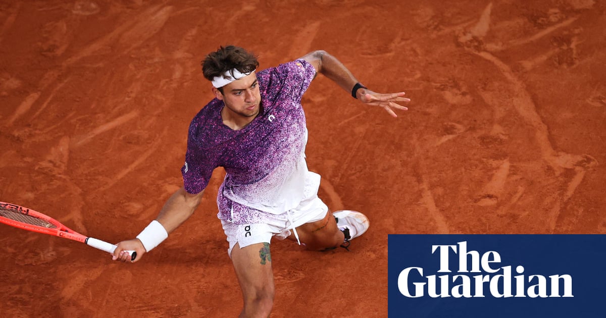 Flavio Cobolli into first grand slam semi-final after seeing off Auger-Aliassime | French Open 2026