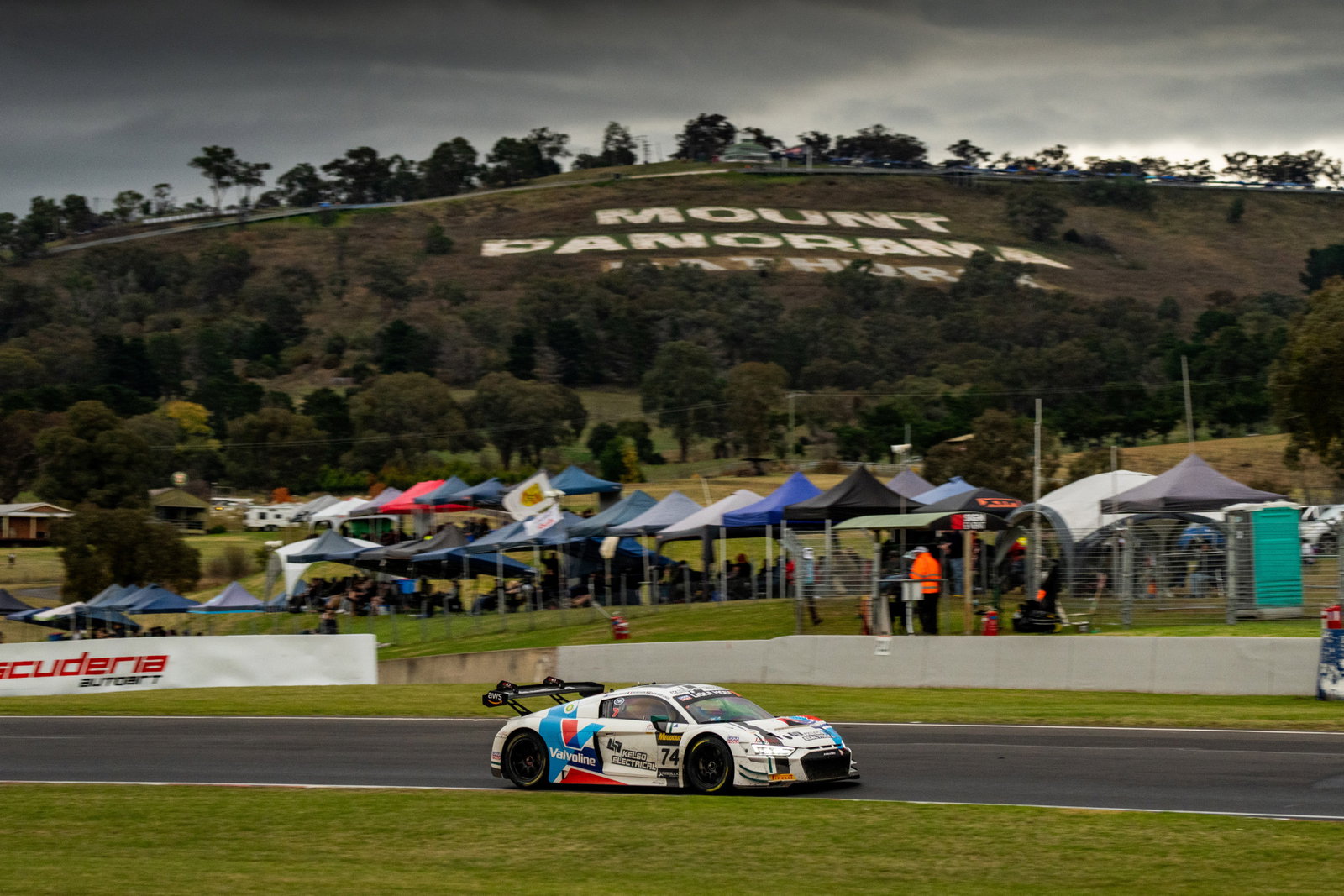Bathurst makes call on fifth Mount Panorama event