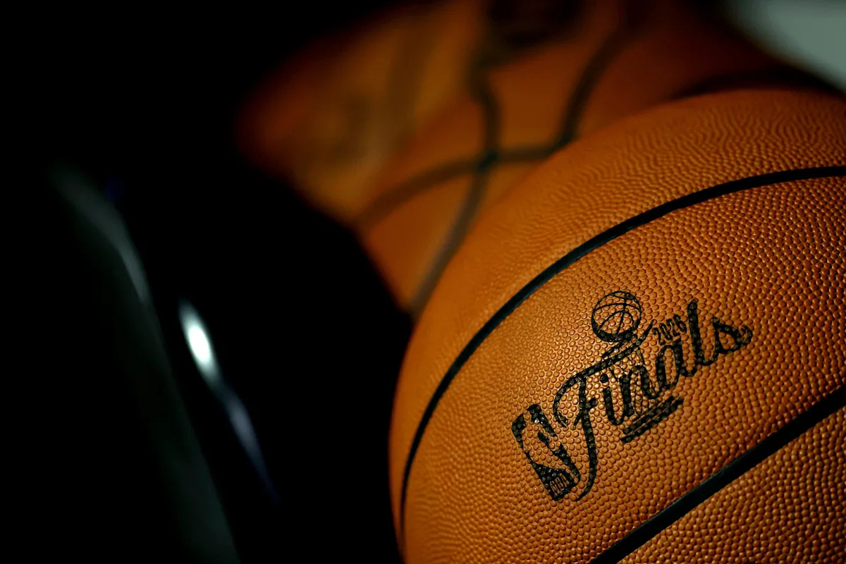 NBA Finals: Iconic Larry O'Brien Trophy decal returning to Knicks, Spurs courts for first time since 2009
