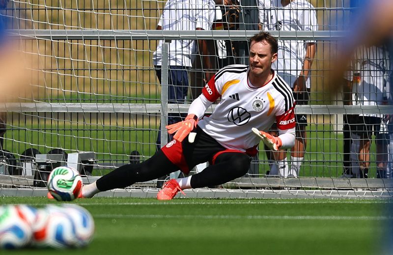Football: Soccer-Germany chances rest with keeper Neuer, coach says