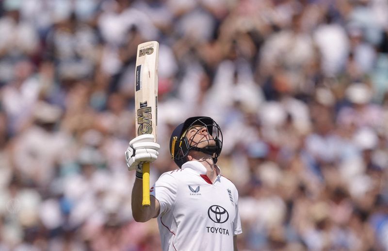 Cricket: Cricket-England frustrate New Zealand as Fisher leads last-wicket stand