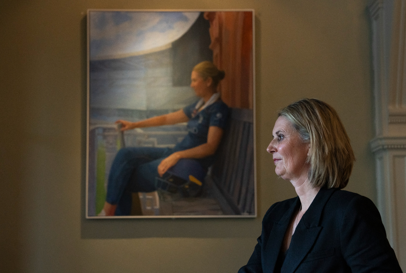 Charlotte Edwards poses in front of her portrait in the Long Room at Lord