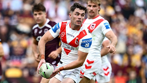 Kyle Flanagan looks to his teammates against the Broncos.
