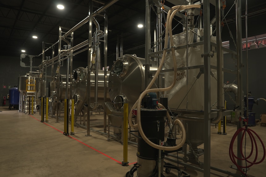 Distilling machinery