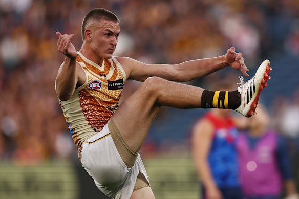 Hawks young gun Calsher Dear is currently without a deal beyond 2026.