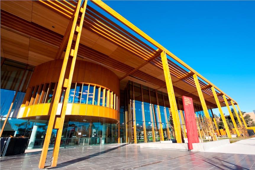 The outside of the Melton Library and Learning Hub.