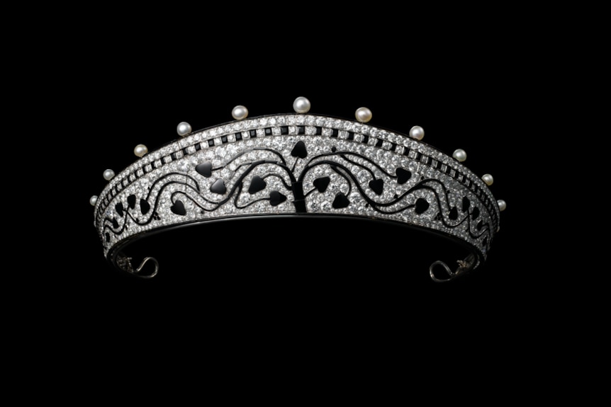A silver Cartier tiara from 1914