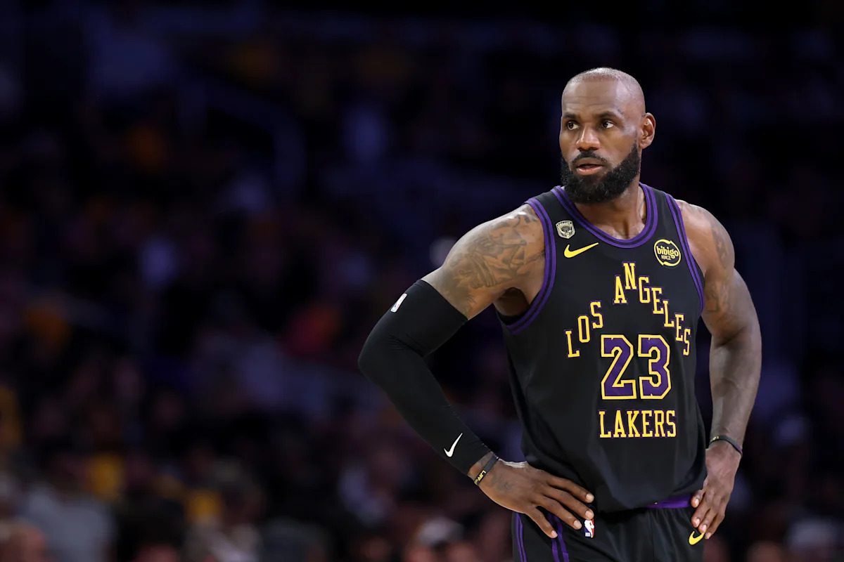 NBA free agency news 2026: LeBron James leaving Lakers, Warriors reportedly in pursuit; Clippers, Raptors continue Kawhi Leonard trade negotiations