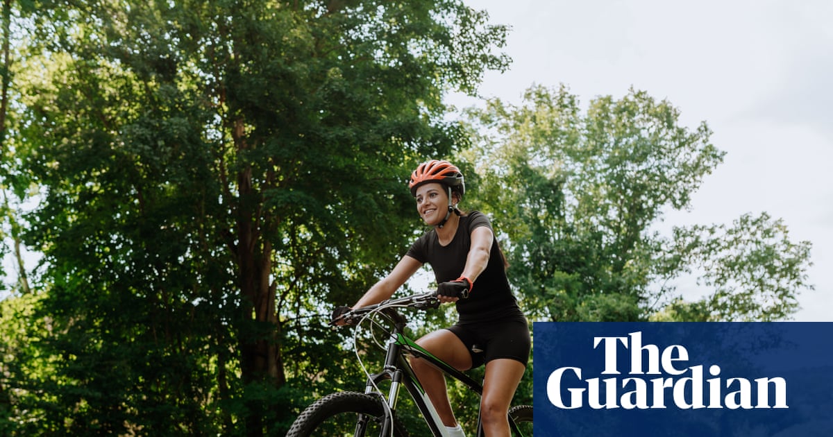 Trial of 12mph bike lane speed limit grinds gears of Dutch cyclists | Netherlands