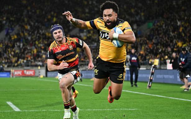 Fehi Fineanganofo of the Hurricanes scores a try during the Super Rugby Pacific Final - Hurricanes v Chiefs at Hnry Stadium, Wellington, New Zealand on Saturday 20 June 2026.
Copyright photo: Masanori Udagawa / www.photosport.nz