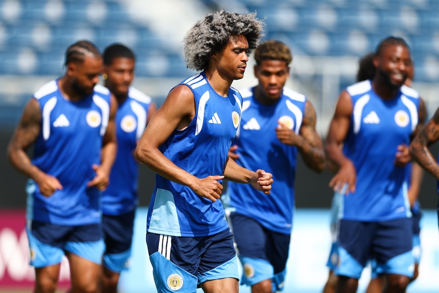 Tahith Chong warning up