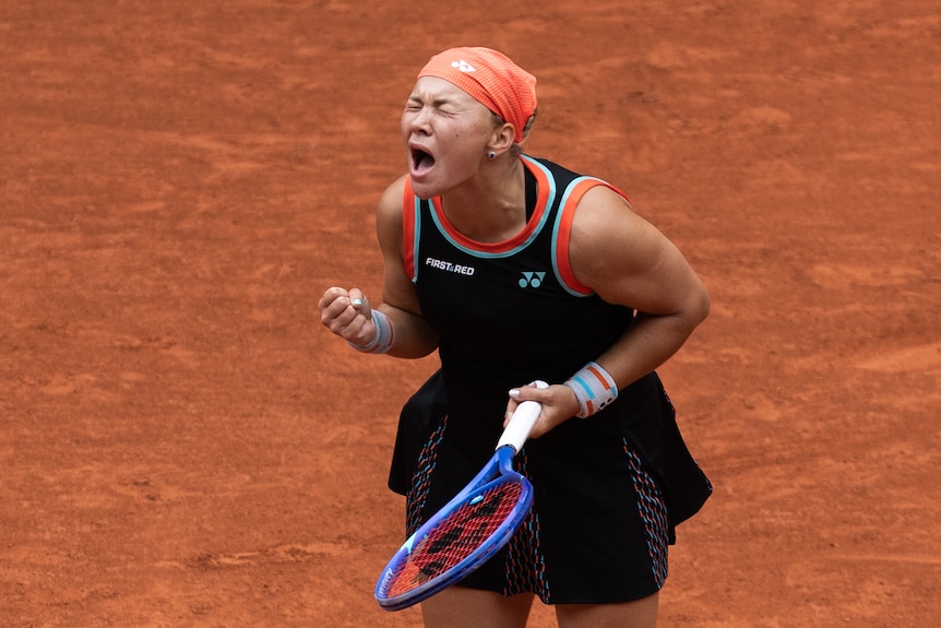 Diana Shnaider roars at the French Open.