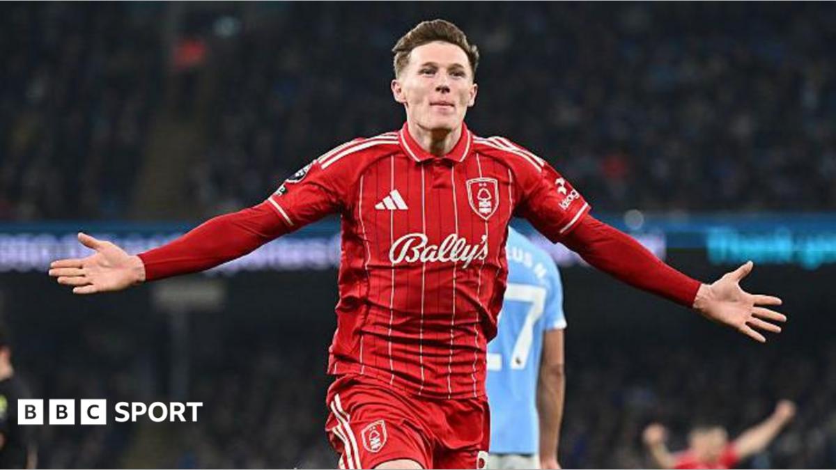 Elliot Anderson celebrates scoring for Nottingham Forest at Manchester City in March 2026